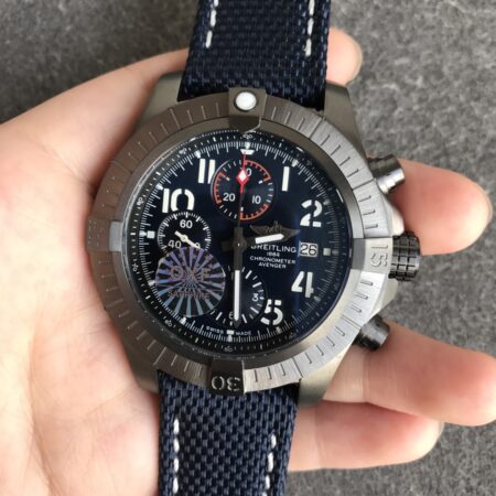 Breitling Avenger XB0180E4.BF31.152S.M20SS.2(43mm)